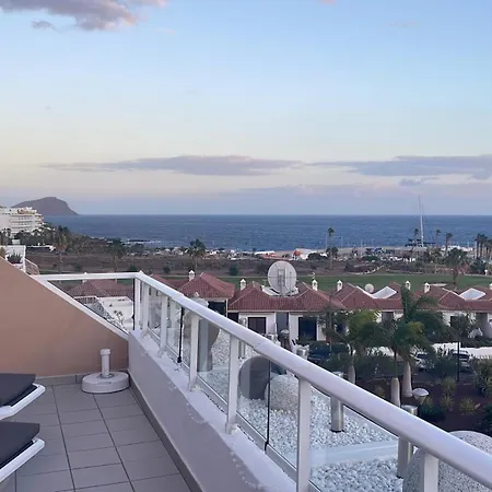 Stunning 2 Bedroom With Full View Of The Sea And Marina , Full Sun 圣米格尔德阿沃纳