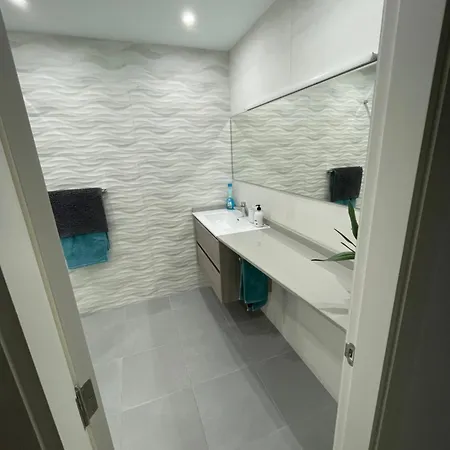 公寓 Stunning 2 Bedroom With Full View Of The Sea And Marina , Full Sun