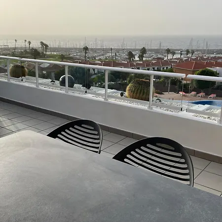 Stunning 2 Bedroom With Full View Of The Sea And Marina , Full Sun 圣米格尔德阿沃纳