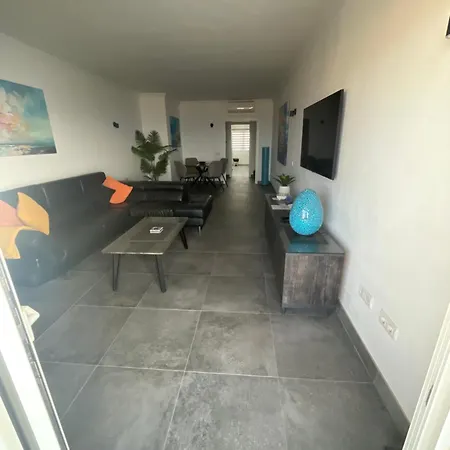 Stunning 2 Bedroom With Full View Of The Sea And Marina , Full Sun 公寓 *