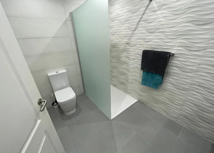 Stunning 2 Bedroom With Full View Of The Sea And Marina , Full Sun Lägenhet *