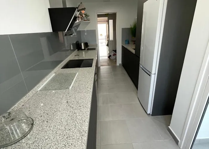 Lägenhet Stunning 2 Bedroom With Full View Of The Sea And Marina , Full Sun *