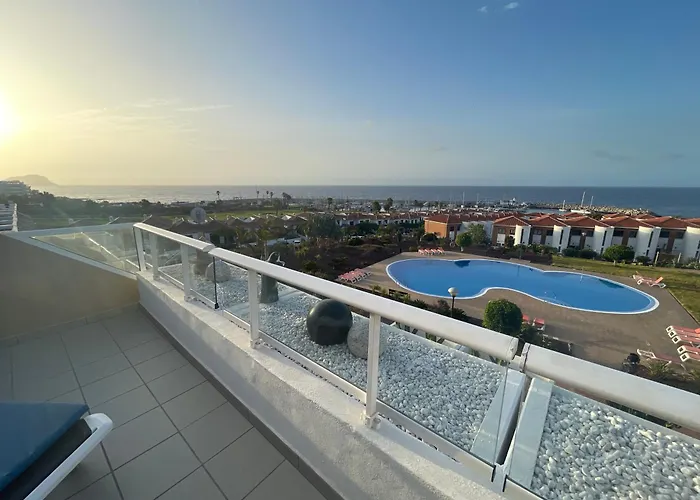 Lägenhet Stunning 2 Bedroom With Full View Of The Sea And Marina , Full Sun *