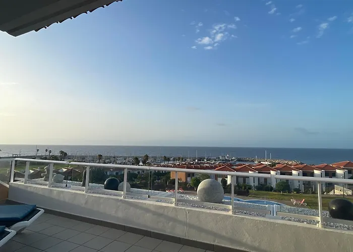 Stunning 2 Bedroom With Full View Of The Sea And Marina , Full Sun